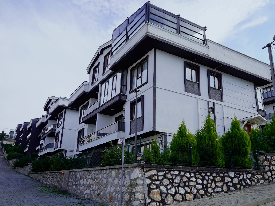 Residential Rentals Monthly Yearly and Daily