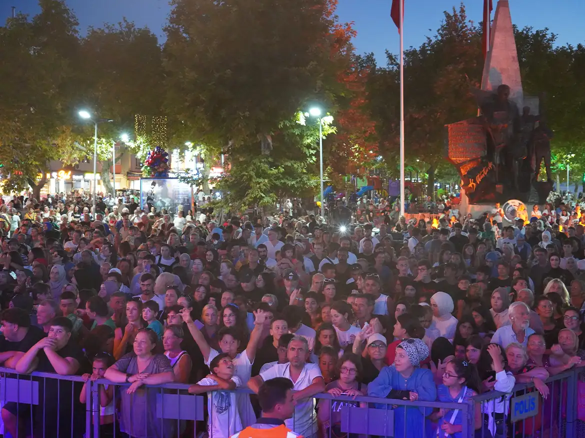 Çınar Festivali yalova turkey omrantrk